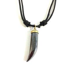 Hematite colmillo dorado